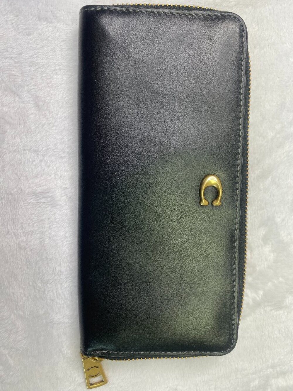Coach Essential Black Slim Smooth Leather Accordion Zip Clutch Wallet